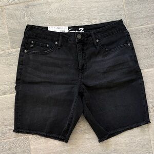 Seven 7 Women’s relaxed Bermuda black Denim Jean Shorts size 8 nwt